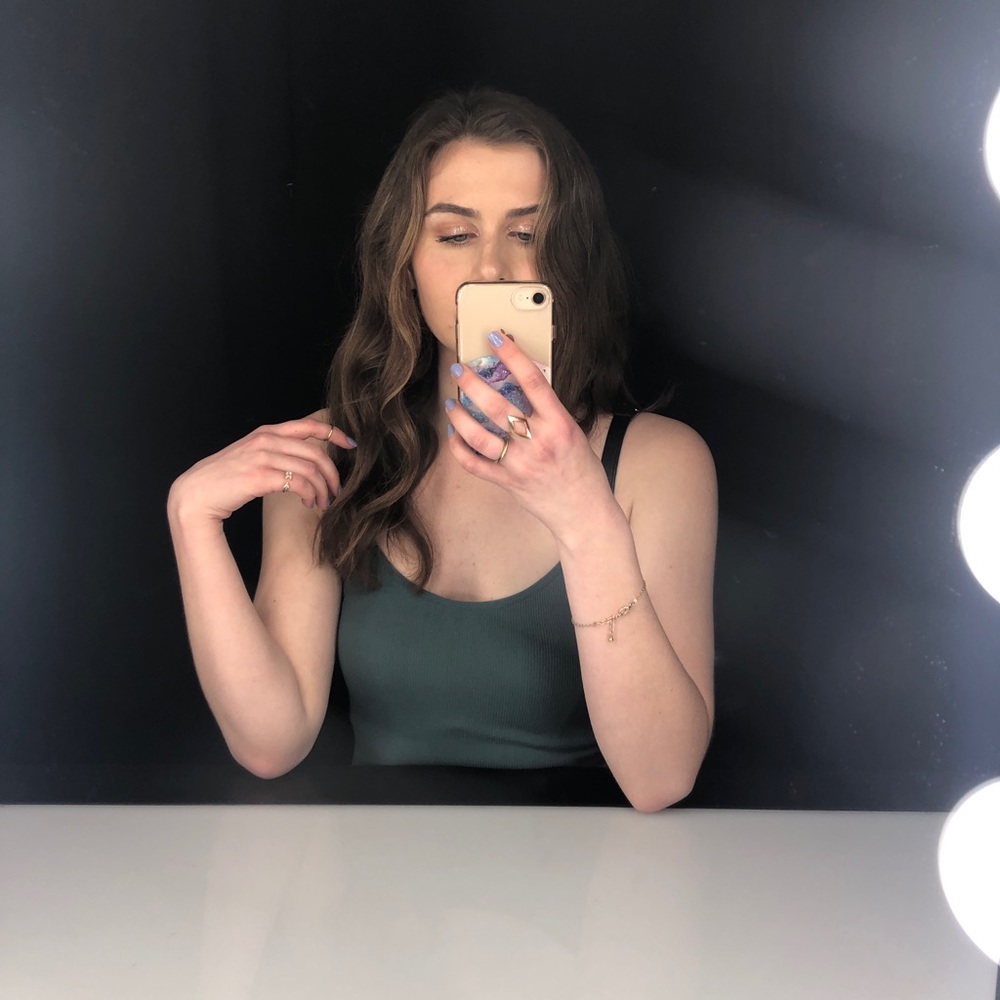 Meet your Posher, Emily